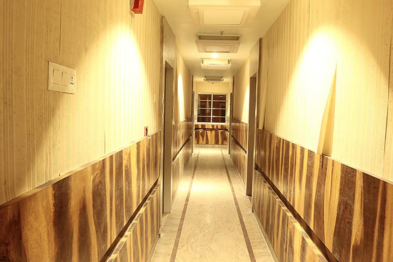 כלכותה Oyo 1994 Shree Krishna Hotel & Resorts מראה חיצוני תמונה
